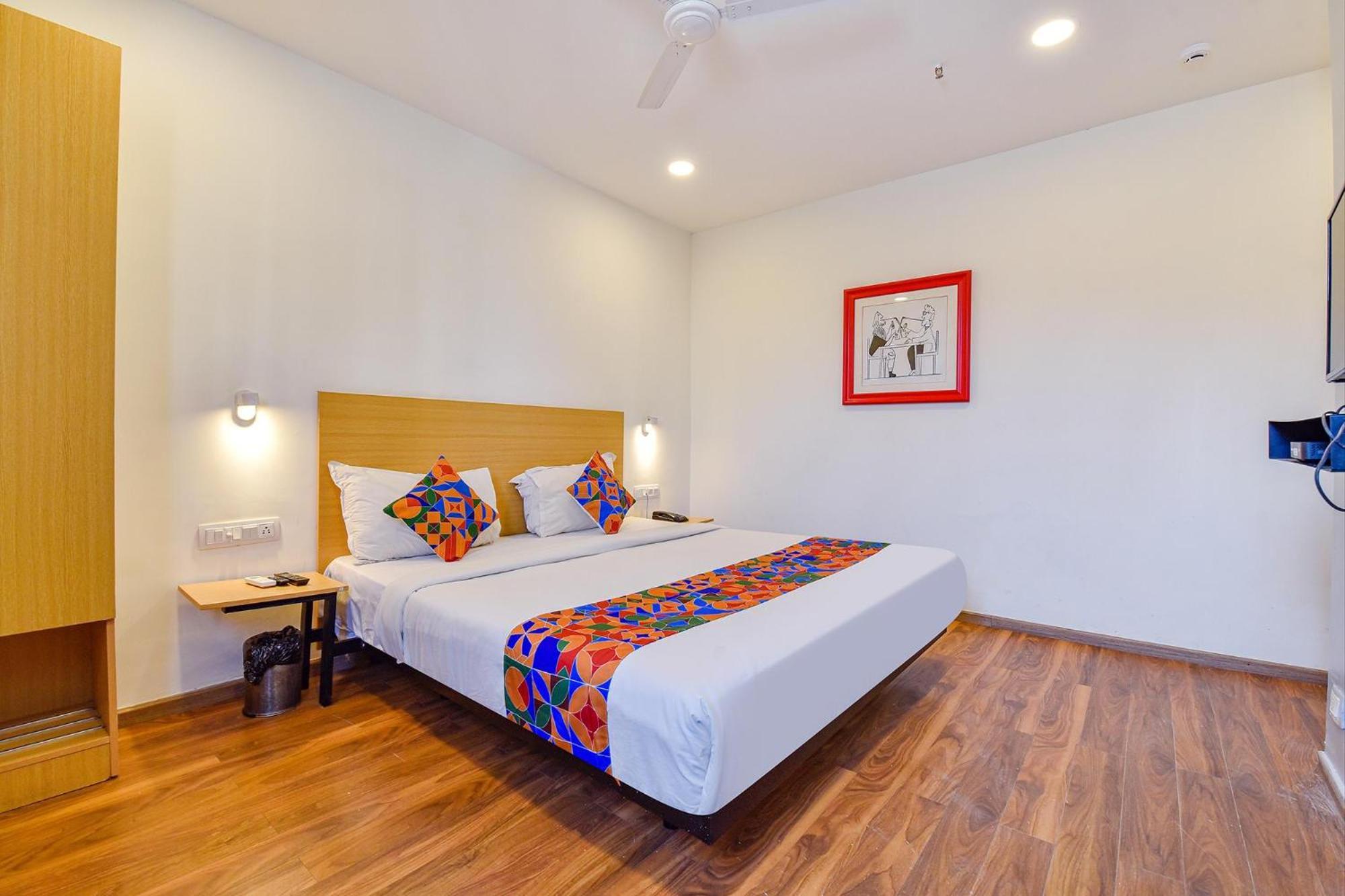 Fabhotel Ny Townhouse Ahmedabad Exterior photo