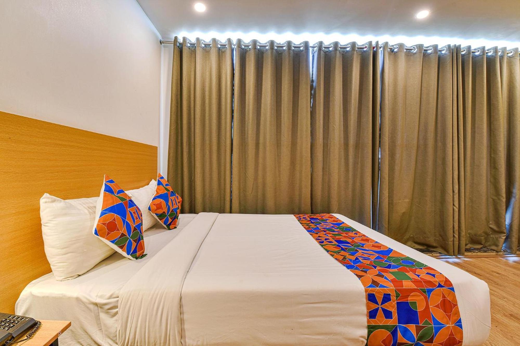 Fabhotel Ny Townhouse Ahmedabad Exterior photo