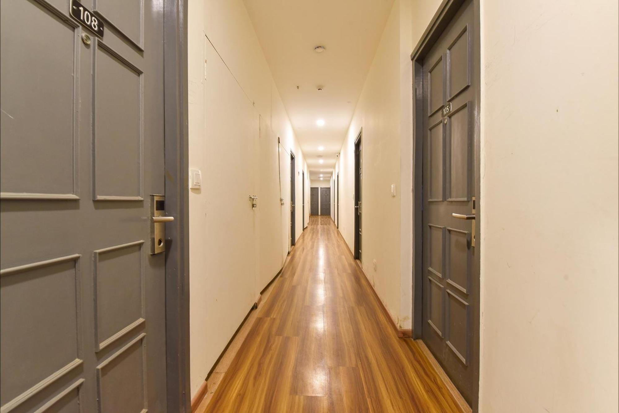 Fabhotel Ny Townhouse Ahmedabad Exterior photo
