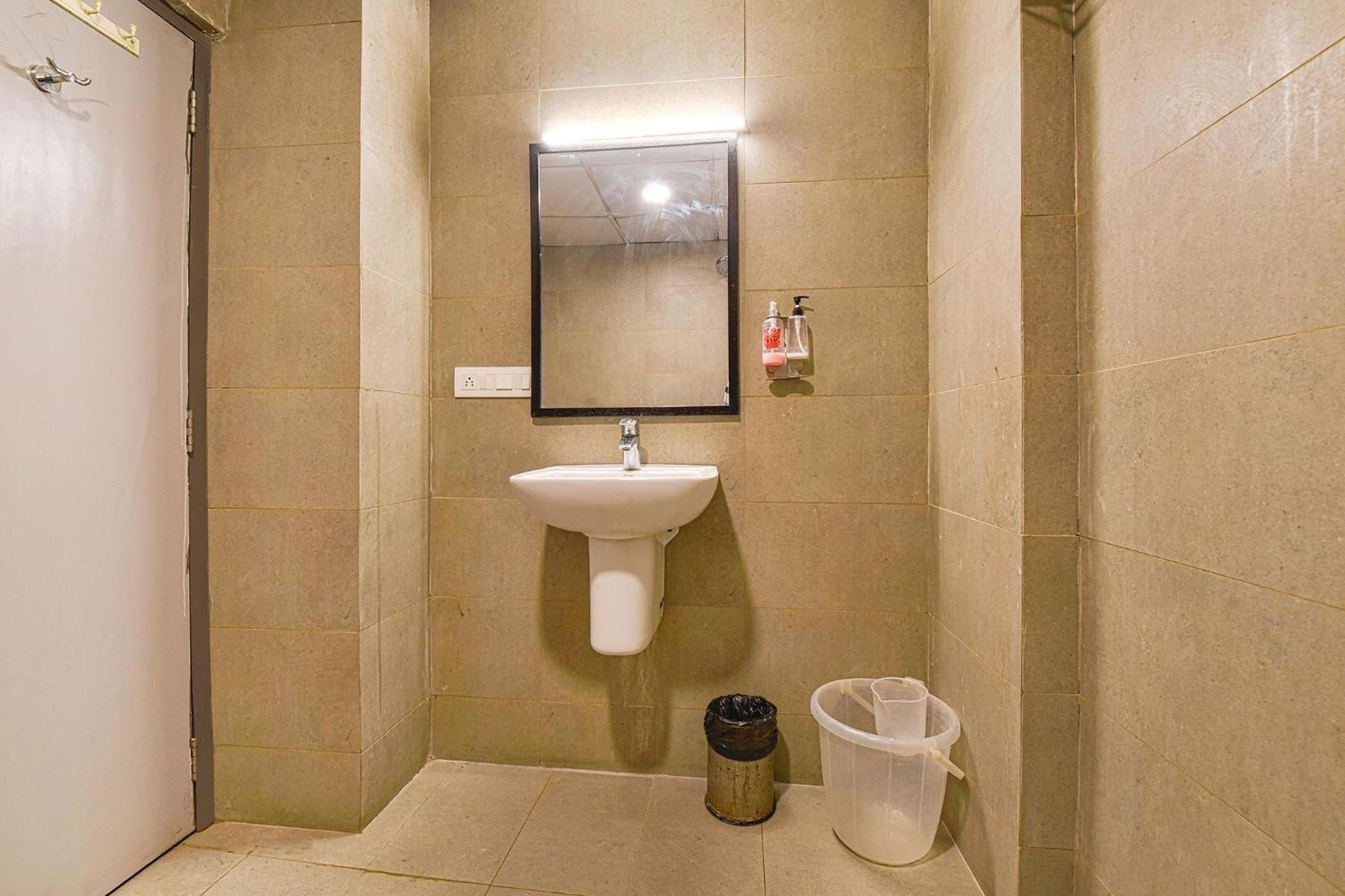 Fabhotel Ny Townhouse Ahmedabad Exterior photo